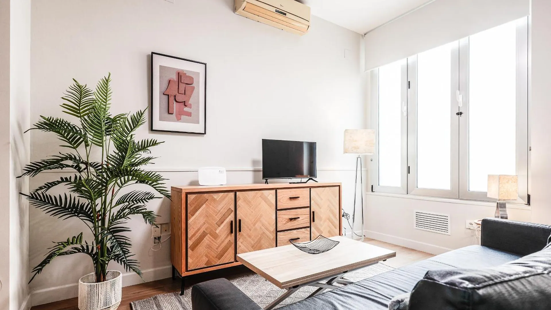 Precioso Estudio En San Julian Sevilla, Ac Wifi Hiniesta Estudio Spain