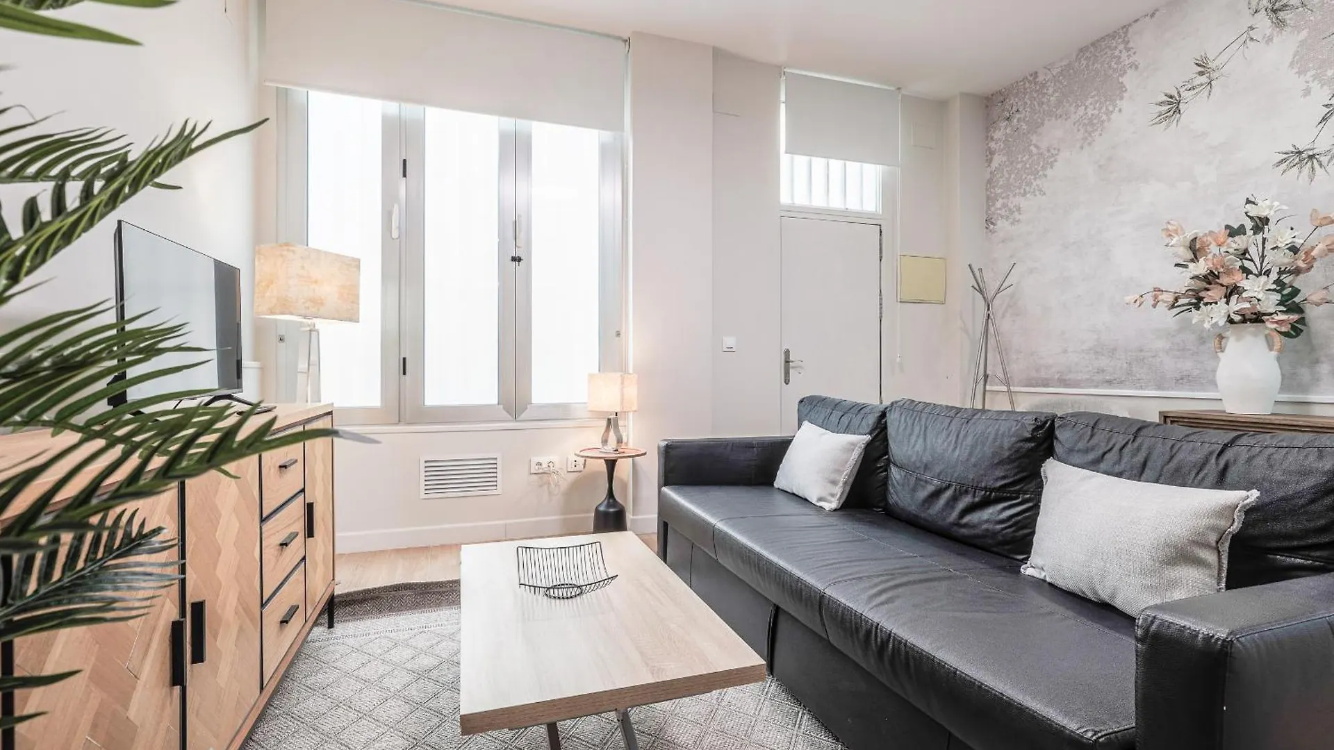Precioso Estudio En San Julian Sevilla, Ac Wifi Hiniesta Estudio 0*, Seville Spain